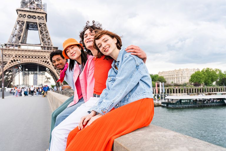 https://www.gettyimages.com/detail/photo/group-of-young-happy-friends-visiting-paris-and-royalty-free-image/1430416683?phrase=eiffel+tower+france+pic