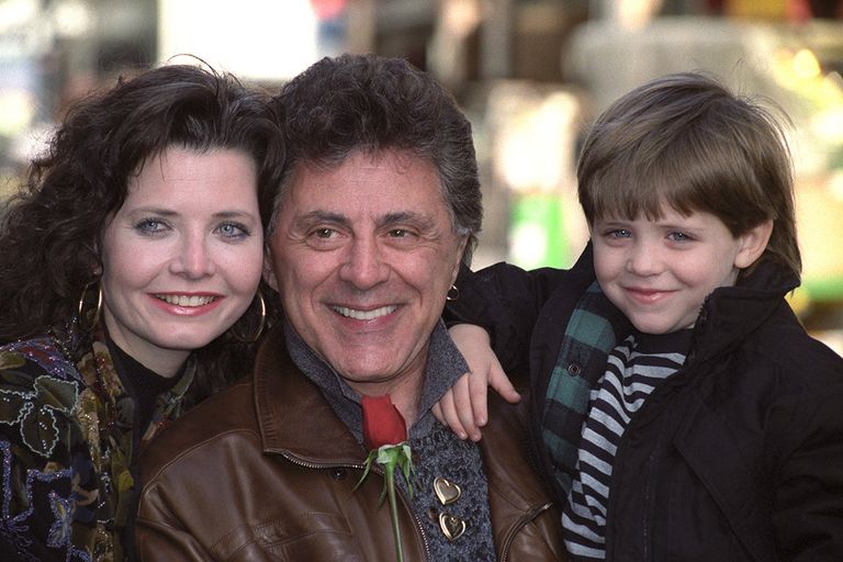 https://www.gettyimages.com/detail/news-photo/frankie-valli-with-his-wife-randy-and-son-francesco-outside-news-photo/852031238?adppopup=true