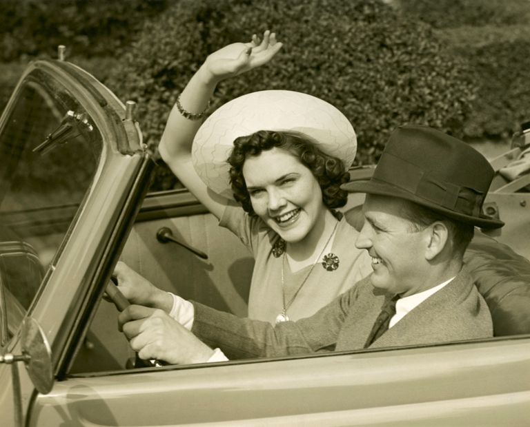 https://www.gettyimages.com/detail/photo/woman-waving-from-car-royalty-free-image/53288887?phrase=farewell+vintage