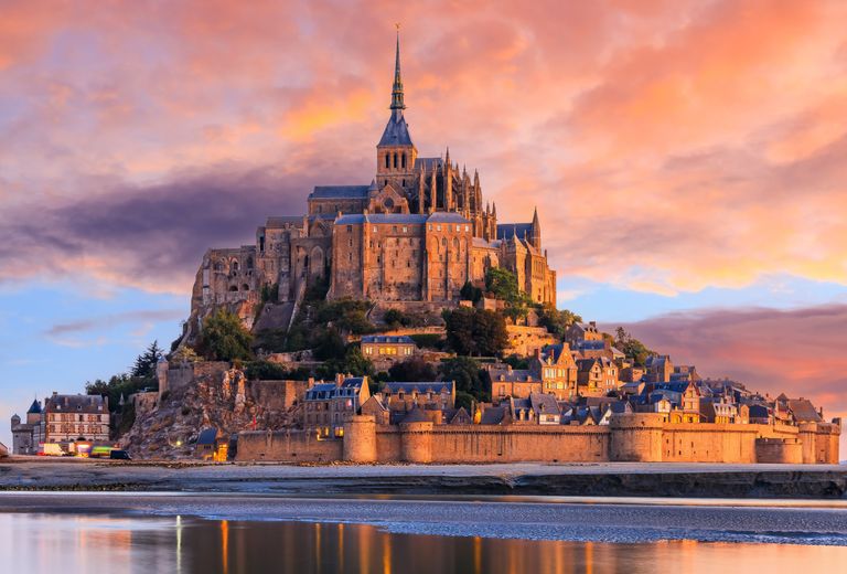 https://www.gettyimages.co.uk/detail/photo/mont-saint-michel-normandy-france-royalty-free-image/1434925755