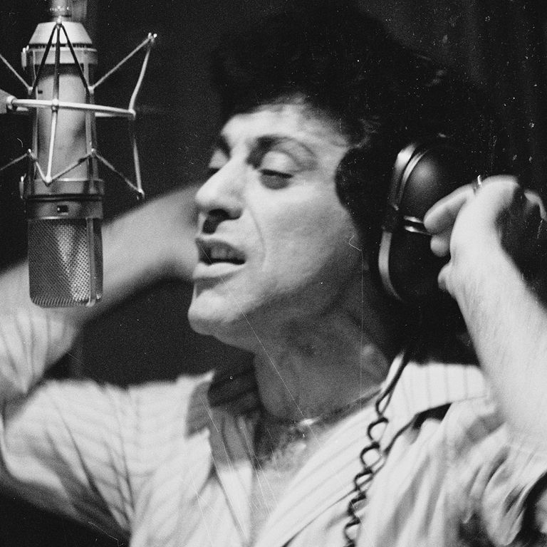 https://www.gettyimages.com/detail/news-photo/frankie-valli-during-frankie-valli-recording-session-at-news-photo/111604696
