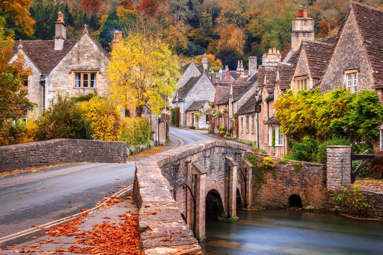 https://www.gettyimages.co.uk/detail/photo/castle-combe-in-wiltshire-england-in-the-autumn-royalty-free-image/690198238