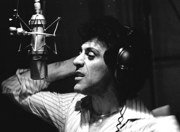 https://www.gettyimages.com/detail/news-photo/frankie-valli-during-frankie-valli-recording-session-at-news-photo/111604698