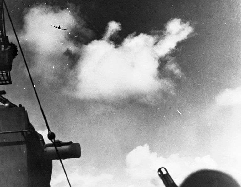 https://www.gettyimages.co.uk/detail/news-photo/japanese-zeke-comes-down-in-a-suicide-dive-on-the-uss-news-photo/615311138