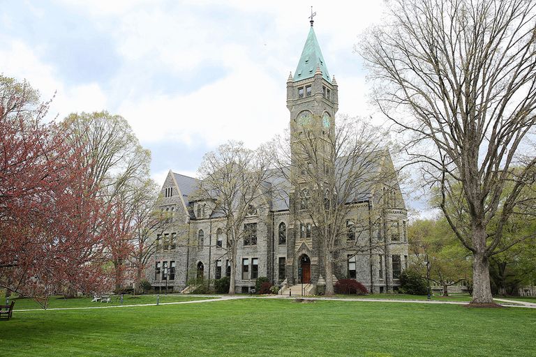 https://www.gettyimages.com/detail/photo/taylor-hall-of-bryn-mawr-college-on-a-cloudy-day-in-royalty-free-image/1414144140?phrase=Bryn+Mawr+College+vintage