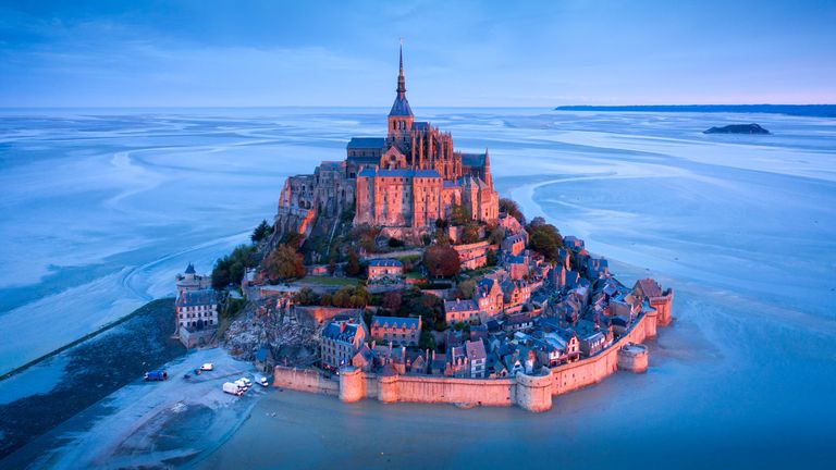 https://www.gettyimages.co.uk/detail/photo/amazing-light-on-the-mont-saint-michel-in-normandy-royalty-free-image/1297078766