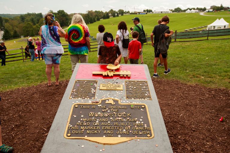https://www.gettyimages.com/detail/news-photo/boy-touches-the-bird-on-the-woodstock-memorial-near-the-news-photo/1162816748?adppopup=true