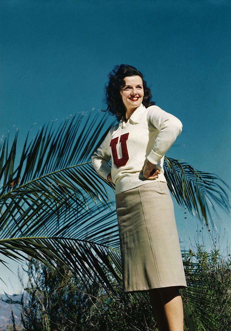 https://www.gettyimages.com/detail/news-photo/jane-russell-in-a-sweater-upi-undated-color-slide-news-photo/515462782?adppopup=true