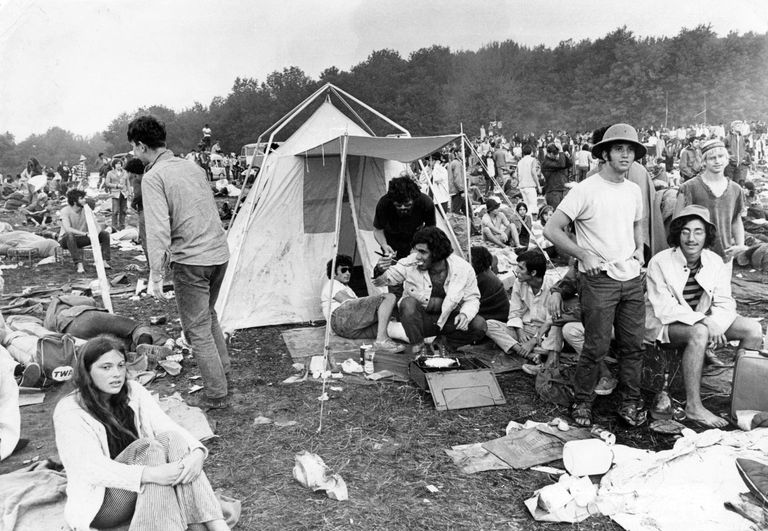 https://www.gettyimages.co.uk/detail/news-photo/audience-members-are-pictured-at-the-woodstock-music-news-photo/643834060
