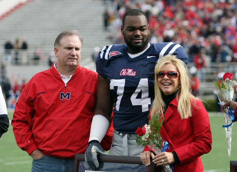 https://www.gettyimages.co.uk/detail/news-photo/michael-oher-of-the-ole-miss-rebels-stands-with-his-family-news-photo/83870434?adppopup=true