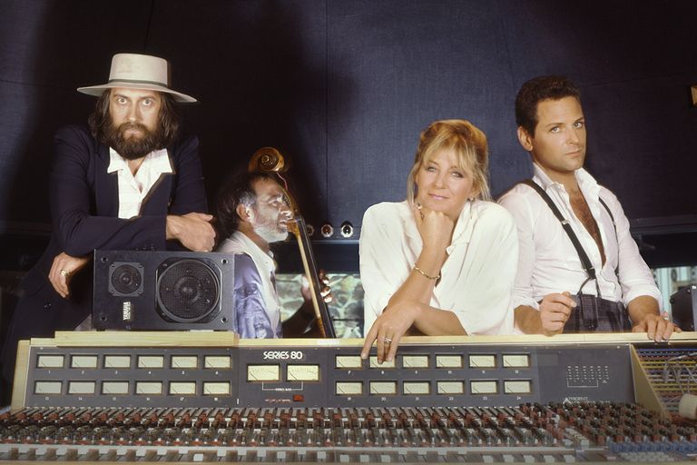 https://www.gettyimages.com/detail/news-photo/members-of-fleetwood-mac-shot-in-a-recording-studio-in-los-news-photo/534270580