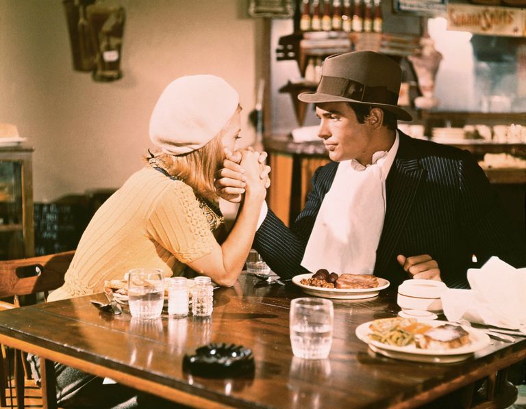 https://www.gettyimages.com/detail/news-photo/scenes-from-the-movie-bonnie-and-clyde-with-warren-beatty-news-photo/517481350