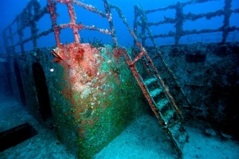 https://www.gettyimages.co.uk/detail/news-photo/shipwreck-uss-spiegel-grove-key-largo-florida-usa-news-photo/1176797393