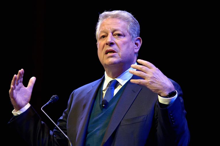 https://www.gettyimages.co.uk/detail/news-photo/former-vice-president-al-gore-discusses-confronting-the-news-photo/519674944
