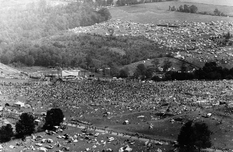 https://www.gettyimages.co.uk/detail/news-photo/an-overhead-view-of-the-crowd-is-pictured-at-the-woodstock-news-photo/643837166