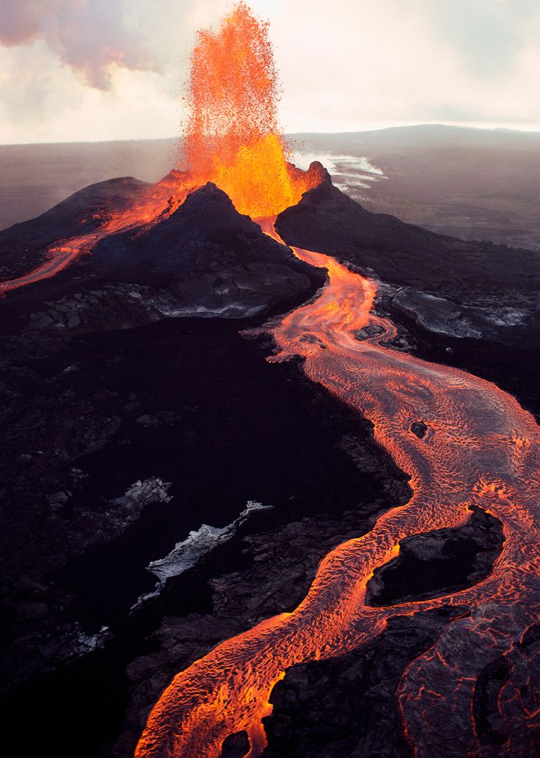 https://www.gettyimages.co.uk/detail/photo/kilauea-volcano-erupting-royalty-free-image/532502396?phrase=Kilauea&adppopup=true