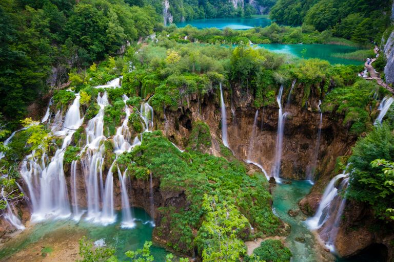 https://www.gettyimages.co.uk/detail/photo/plitvice-main-waterfalls-spring-royalty-free-image/506338564?phrase=Plitvice+Lakes+National+Park&adppopup=true