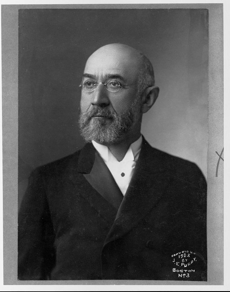 https://www.gettyimages.co.uk/detail/news-photo/businessman-isidor-straus-owner-of-r-h-macy-and-company-news-photo/640467007