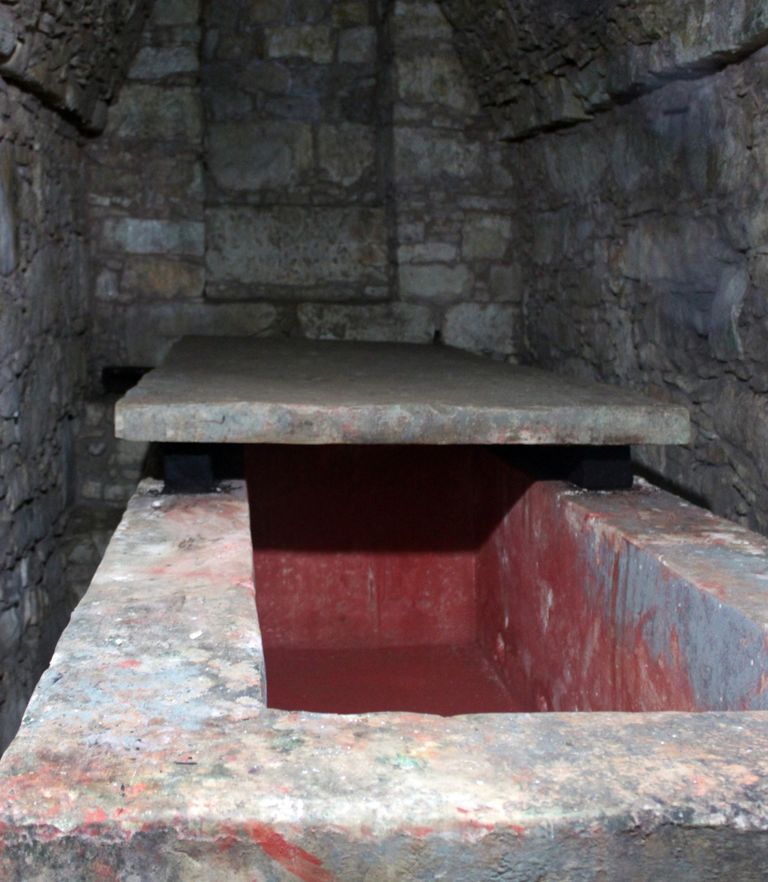 Tomb of the Red Queen