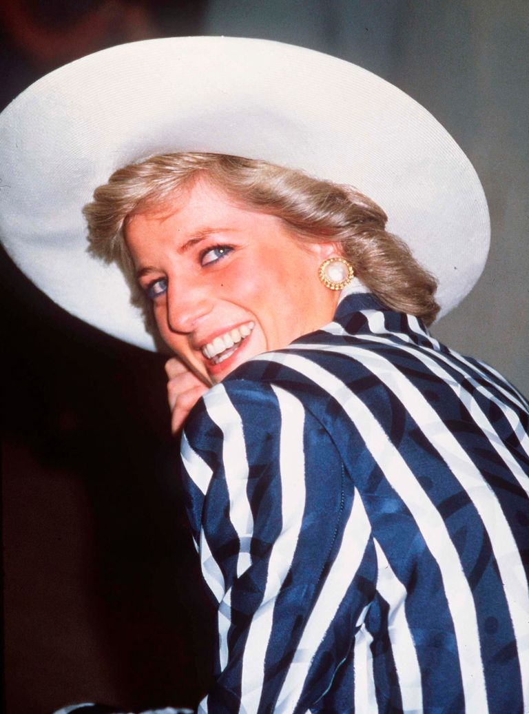 https://www.gettyimages.co.uk/detail/news-photo/diana-princess-of-wales-wearing-a-silk-navy-blue-and-white-news-photo/181673483?adppopup=true