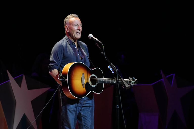 https://www.gettyimages.co.uk/detail/news-photo/bruce-springsteen-performs-during-the-16th-annual-stand-up-news-photo/1439907869