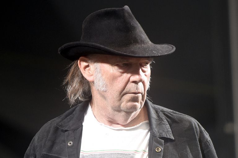 https://www.gettyimages.com/detail/news-photo/neil-young-of-neil-young-promise-of-the-real-performs-news-photo/527145092