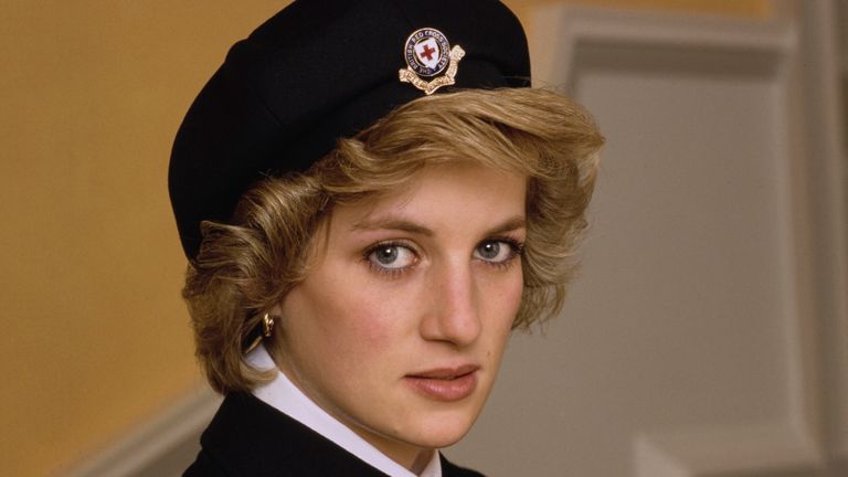https://www.gettyimages.co.uk/detail/news-photo/princess-diana-wearing-a-british-red-cross-uniform-as-a-news-photo/1430364899?adppopup=true
