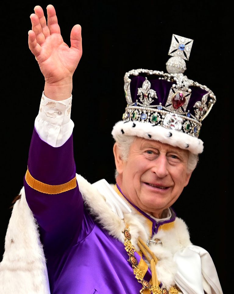 https://www.gettyimages.co.uk/detail/news-photo/king-charles-iii-waves-from-the-buckingham-palace-balcony-news-photo/1487958600?adppopup=true