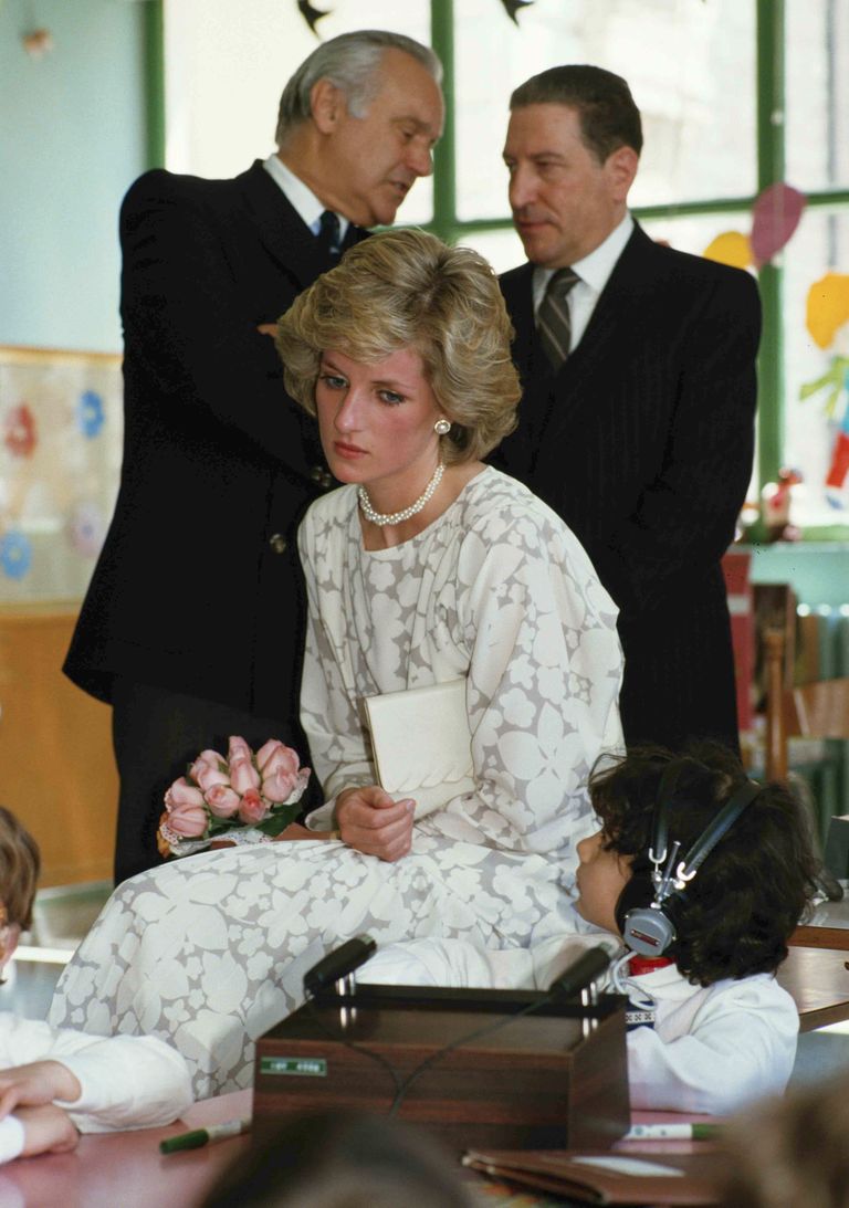 https://www.gettyimages.co.uk/detail/news-photo/princess-diana-wearing-jasper-conran-looks-thoughtful-news-photo/73802602?adppopup=true