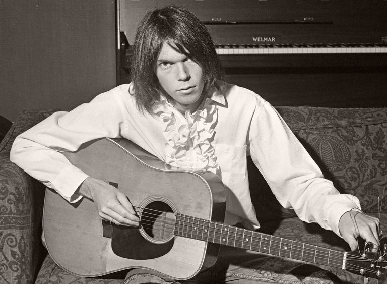 https://www.gettyimages.com/detail/news-photo/photo-of-neil-young-shot-in-a-warner-brothers-rented-house-news-photo/84862719