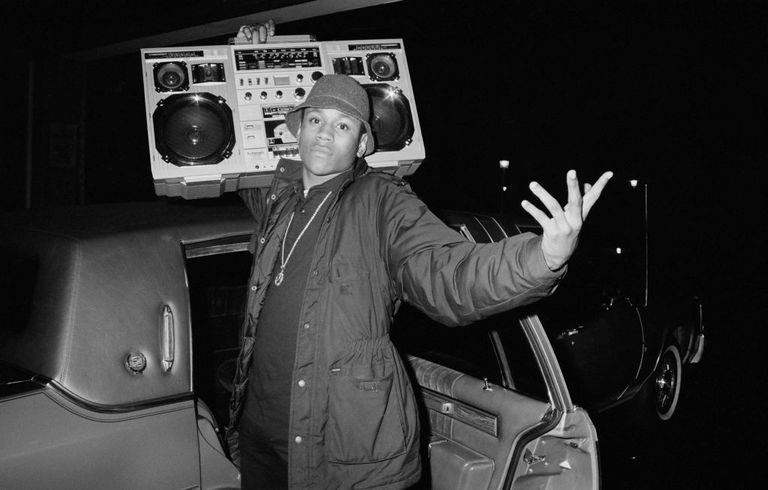 https://www.gettyimages.co.uk/detail/news-photo/rapper-ll-cool-j-holds-a-boombox-outside-a-concert-circa-news-photo/74281912