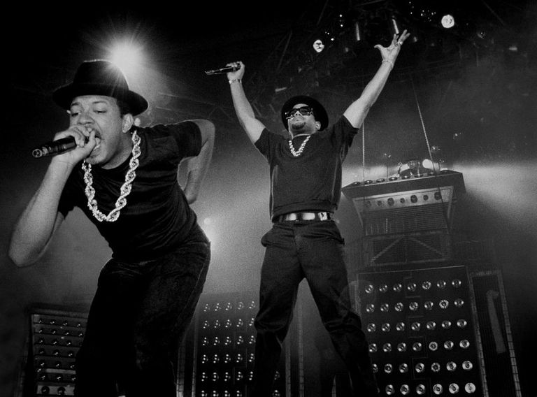https://www.gettyimages.co.uk/detail/news-photo/rappers-run-and-dmc-of-run-dmc-performs-at-the-u-i-c-news-photo/513782818