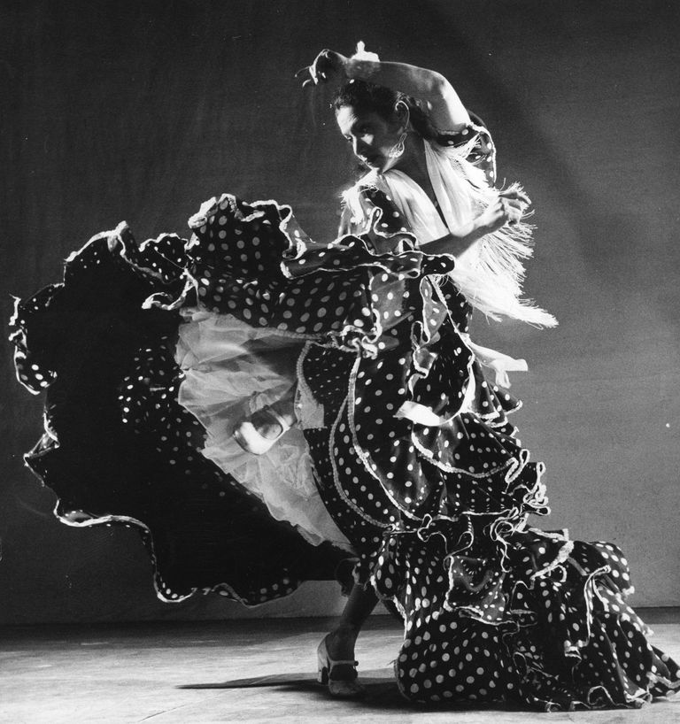 https://www.gettyimages.com/detail/news-photo/dancer-carmen-amaya-performs-her-interpretation-of-a-news-photo/3330282