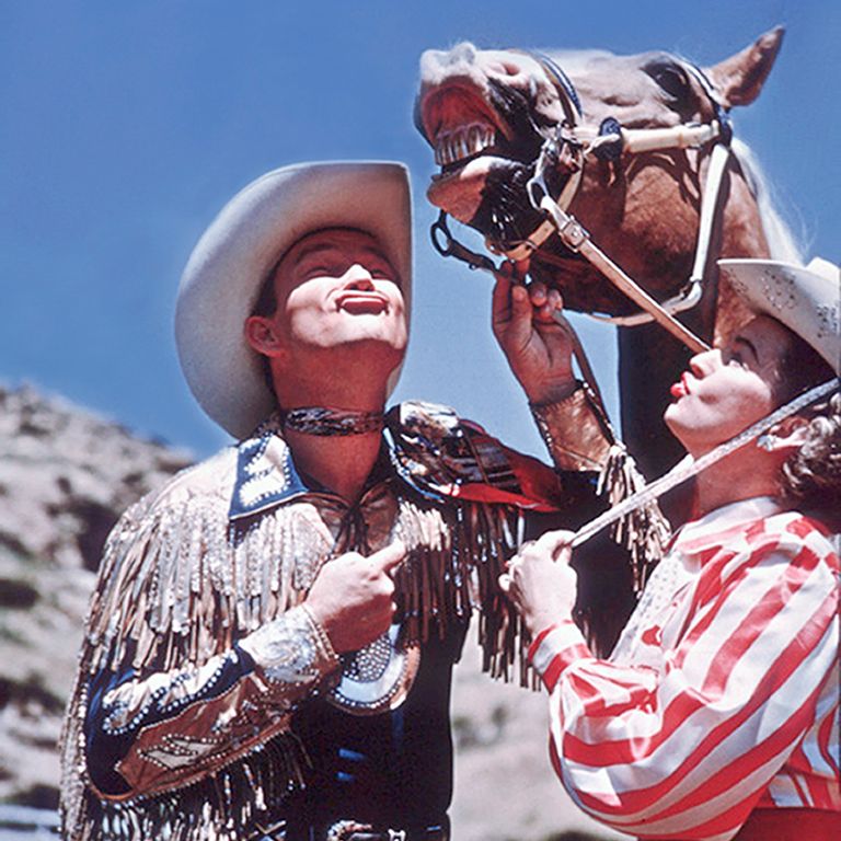 https://www.gettyimages.com/detail/news-photo/roy-rogers-dale-evans-and-trigger-the-horse-pose-for-a-news-photo/1141553430