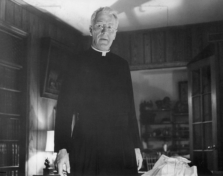 https://www.gettyimages.co.uk/detail/news-photo/max-von-sydow-stands-in-priest-uniform-in-a-scene-from-the-news-photo/124532789