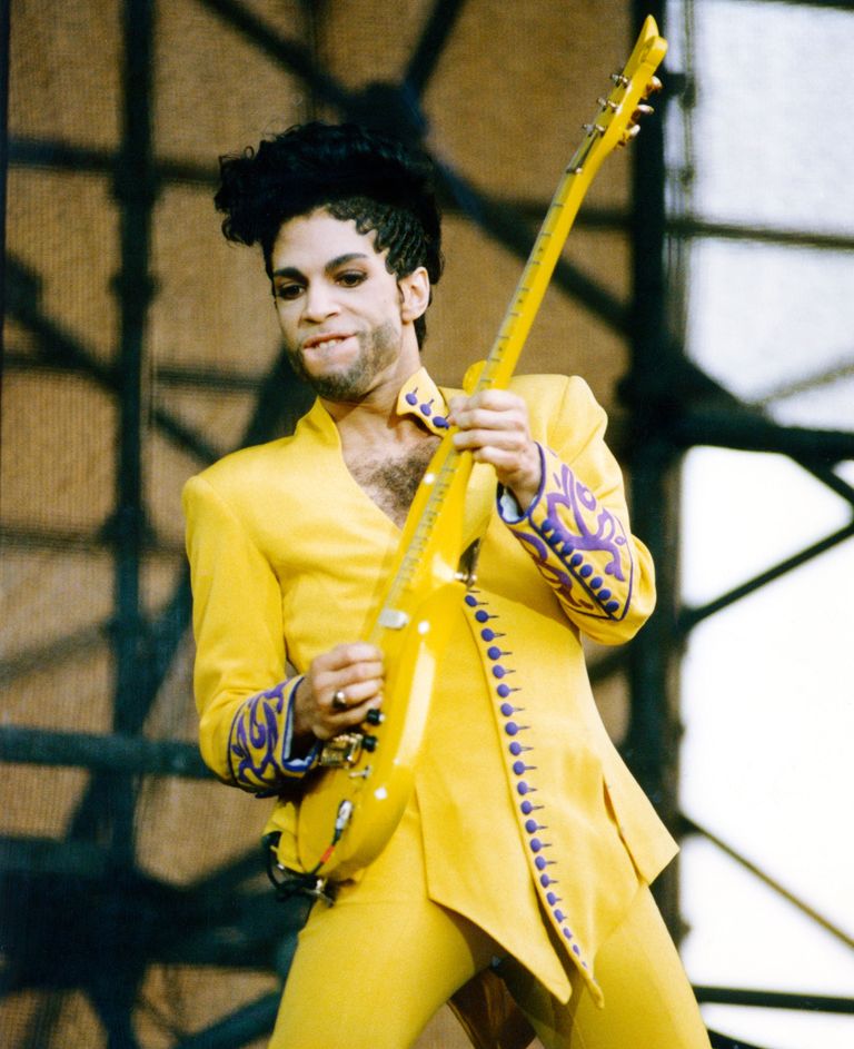 https://www.gettyimages.com/detail/news-photo/prince-in-concert-at-maine-road-manchester-diamonds-and-news-photo/892929510