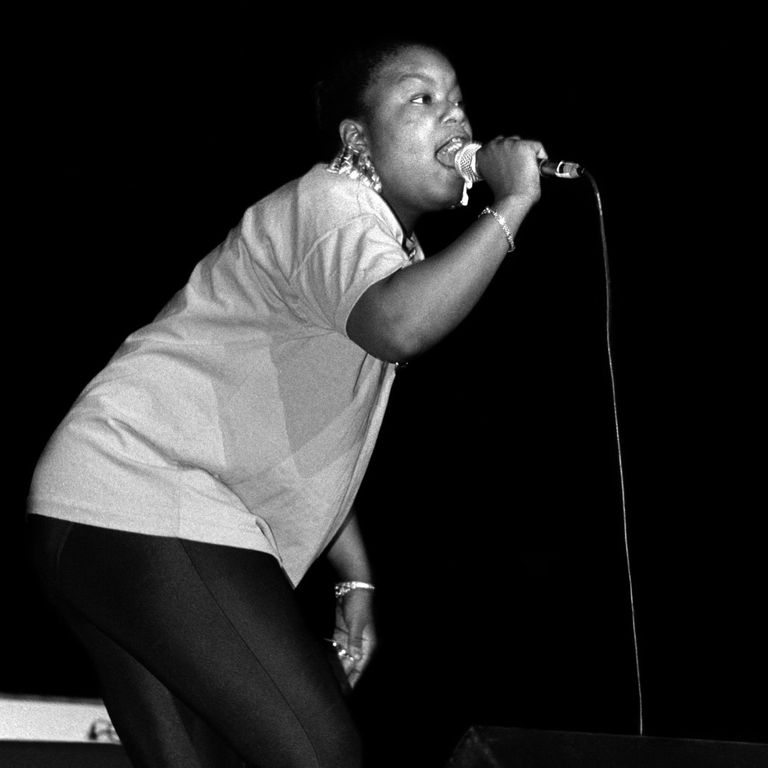 https://www.gettyimages.co.uk/detail/news-photo/rapper-roxanne-shante-performs-at-the-regal-theater-in-news-photo/181801599