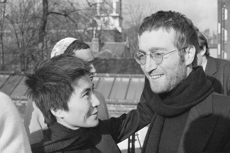 https://www.gettyimages.com/detail/news-photo/john-lennon-and-yoko-ono-in-london-after-having-their-hair-news-photo/3164711