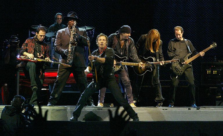 https://www.gettyimages.co.uk/detail/news-photo/singer-bruce-springsteen-and-the-e-street-band-perform-news-photo/2561312