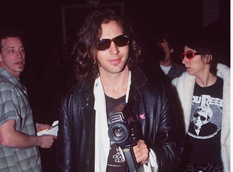 https://www.gettyimages.com/detail/news-photo/february-28-1996-los-angeles-eddie-vedder-of-pearl-jam-news-photo/857695