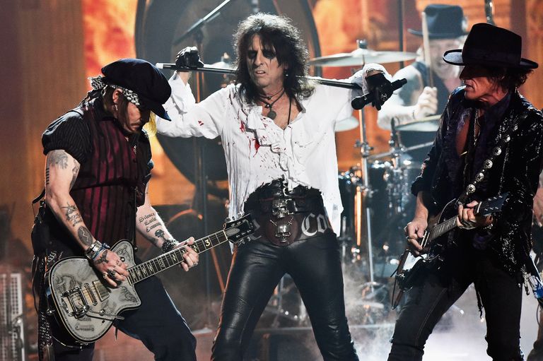 https://www.gettyimages.com/detail/news-photo/actor-musician-johnny-depp-singer-alice-cooper-and-musician-news-photo/510504664