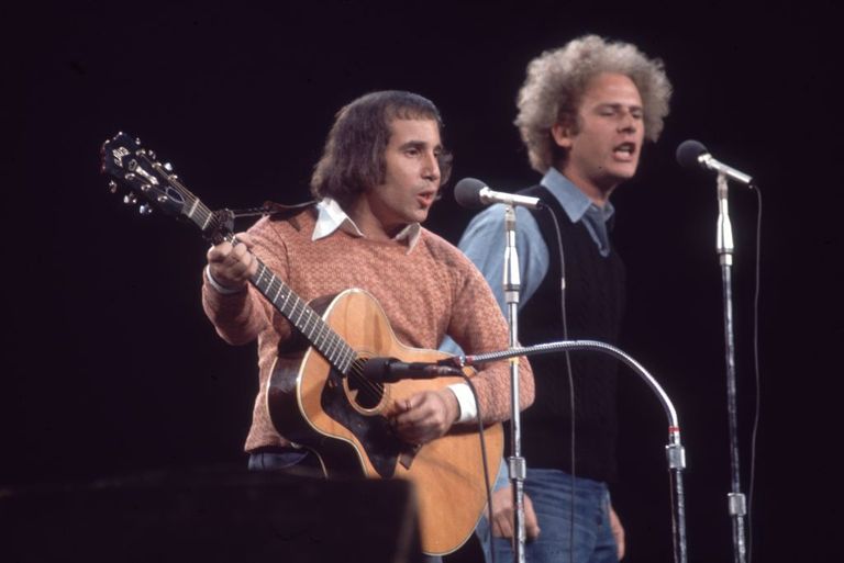 https://www.gettyimages.co.uk/detail/news-photo/american-singers-and-musicians-paul-simon-and-art-garfunkel-news-photo/3201564