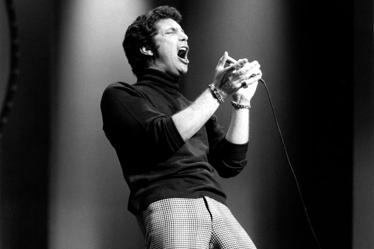 https://www.gettyimages.com/detail/news-photo/welsh-singer-tom-jones-performs-live-on-stage-in-london-news-photo/85000647