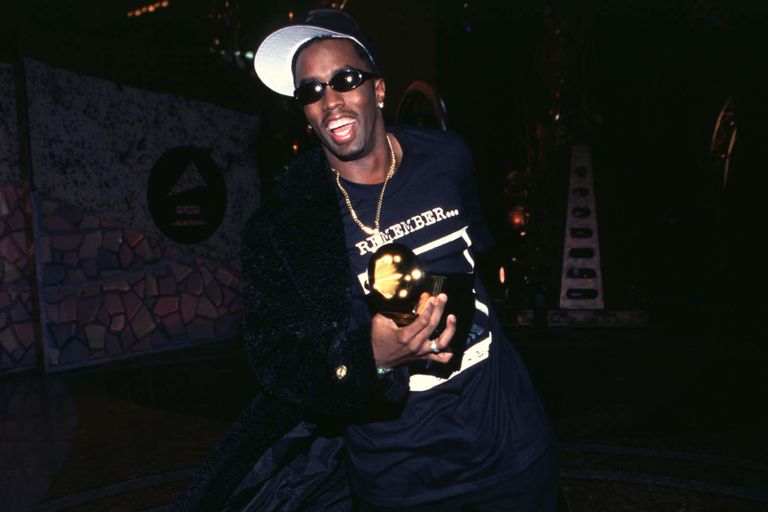 https://www.gettyimages.com/detail/news-photo/new-york-radio-city-music-hall-puff-daddy-backstage-at-the-news-photo/51101469