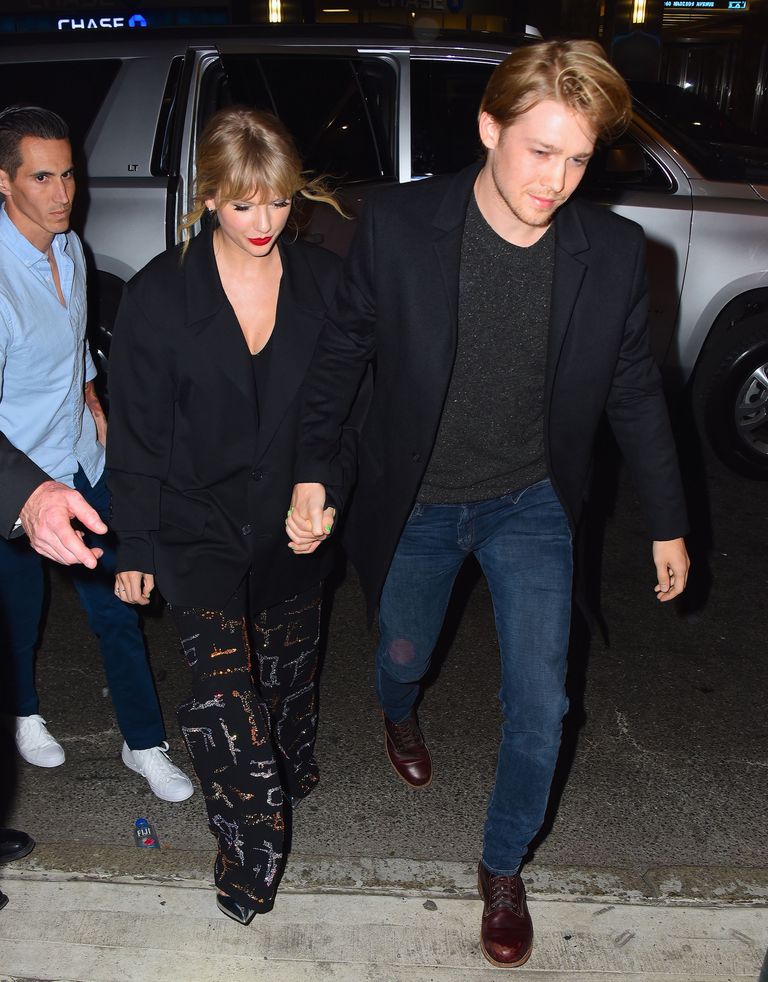 https://www.gettyimages.com/detail/news-photo/taylor-swift-and-joe-alwyn-are-seen-at-zuma-restaurant-on-news-photo/1173889594