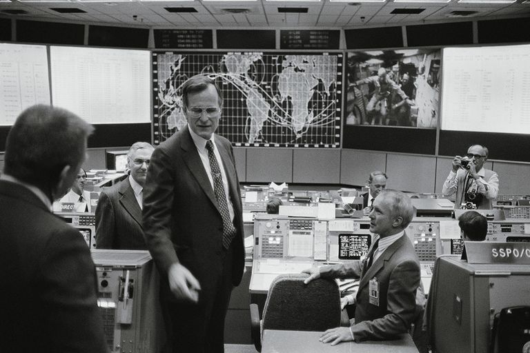https://www.gettyimages.com/detail/news-photo/vice-president-george-bush-visited-the-mission-control-news-photo/515139230