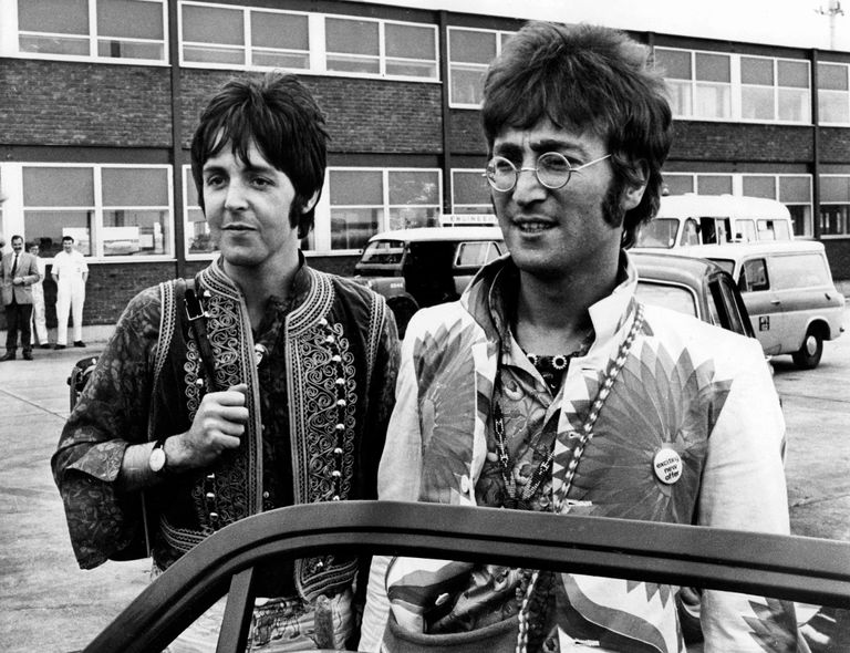 https://www.gettyimages.com/detail/news-photo/photo-of-beatles-and-paul-mccartney-and-john-lennon-john-news-photo/91139161