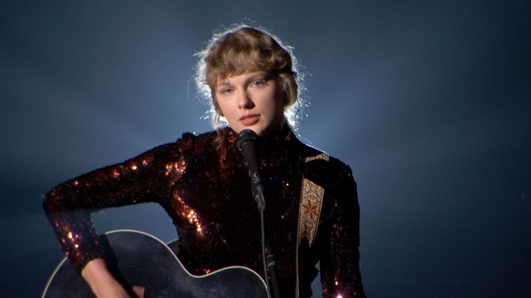 https://www.gettyimages.com/detail/news-photo/in-this-screengrab-taylor-swift-performs-onstage-during-the-news-photo/1272912319
