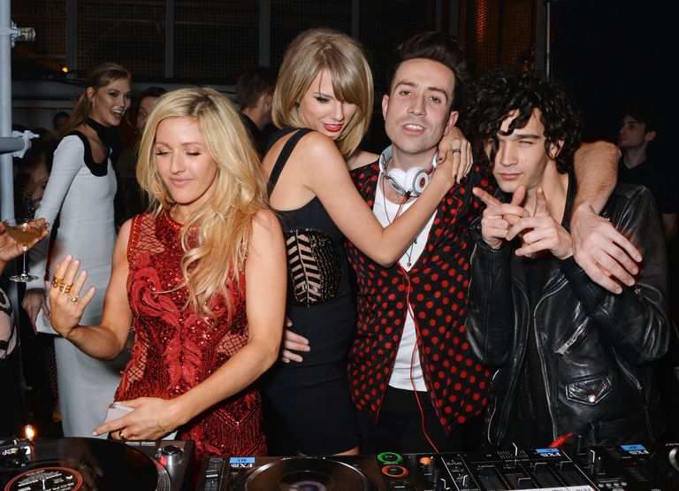https://www.gettyimages.com/detail/news-photo/karlie-kloss-ellie-goulding-taylor-swift-nick-grimshaw-and-news-photo/464408598