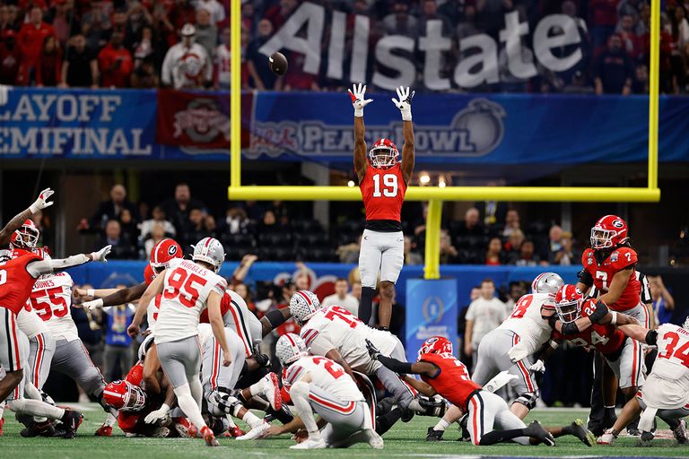 https://www.gettyimages.com/detail/news-photo/ohio-state-buckeyes-place-kicker-noah-ruggles-misses-a-news-photo/1246290972?adppopup=true